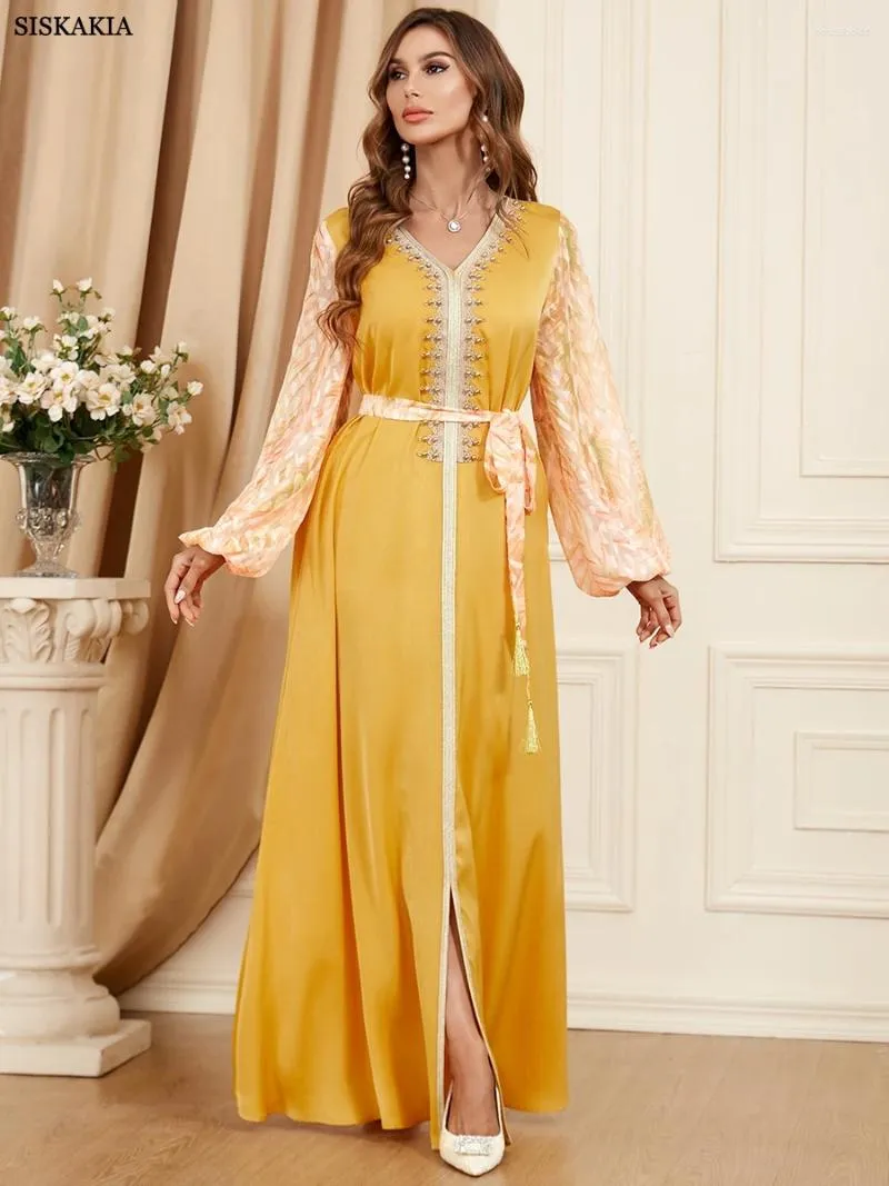 Vêtements ethniques Femmes Robe musulmane Été 2024 Col en V Perles Bande de dentelle Ceinture Caftan Taille lâche Arabe Abaya Dubaï Turquie Robe