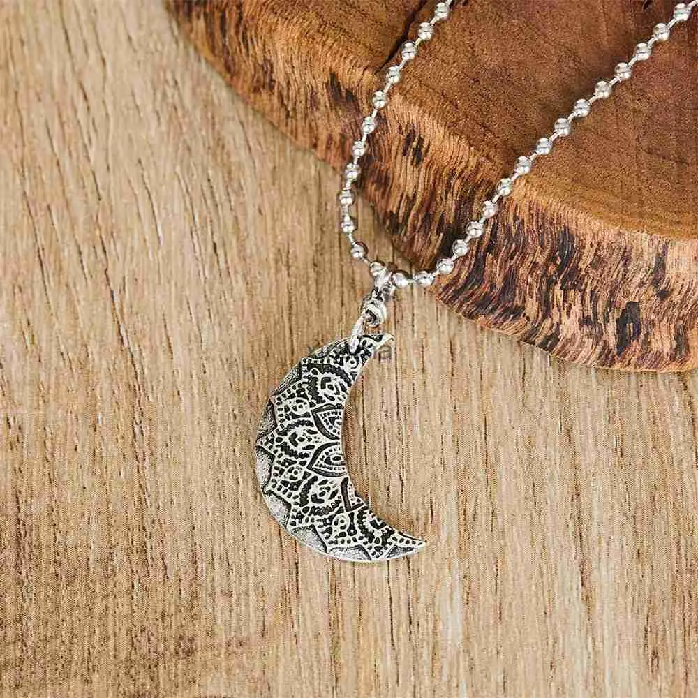 Chokers Moon Pendant Necklace for Women Statement Retro Personalized Exaggerated Hanging Metal Choker Ladies Chain Jewelry Accessories YQ240201