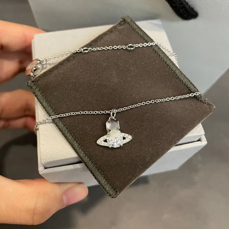 Lady Designer Pendant Neckor Single Drill Full Diamonds Small Saturn Necklace Round Diamond Planet ClaVicle Chain for Women