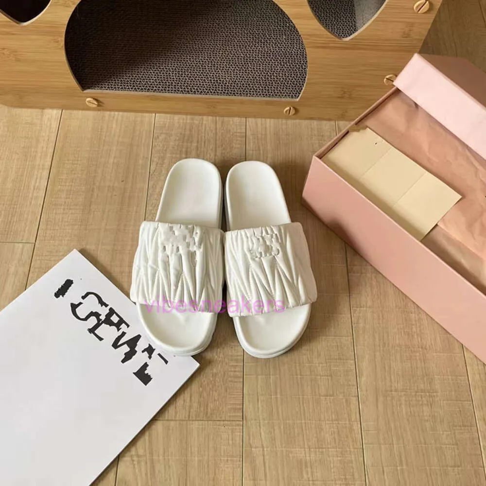 【MiuMiu】ロゴディテール スリッパ☆SALE中 DHgate.com:MiuMiu Womens Genuine Leather Square-Toe Flat