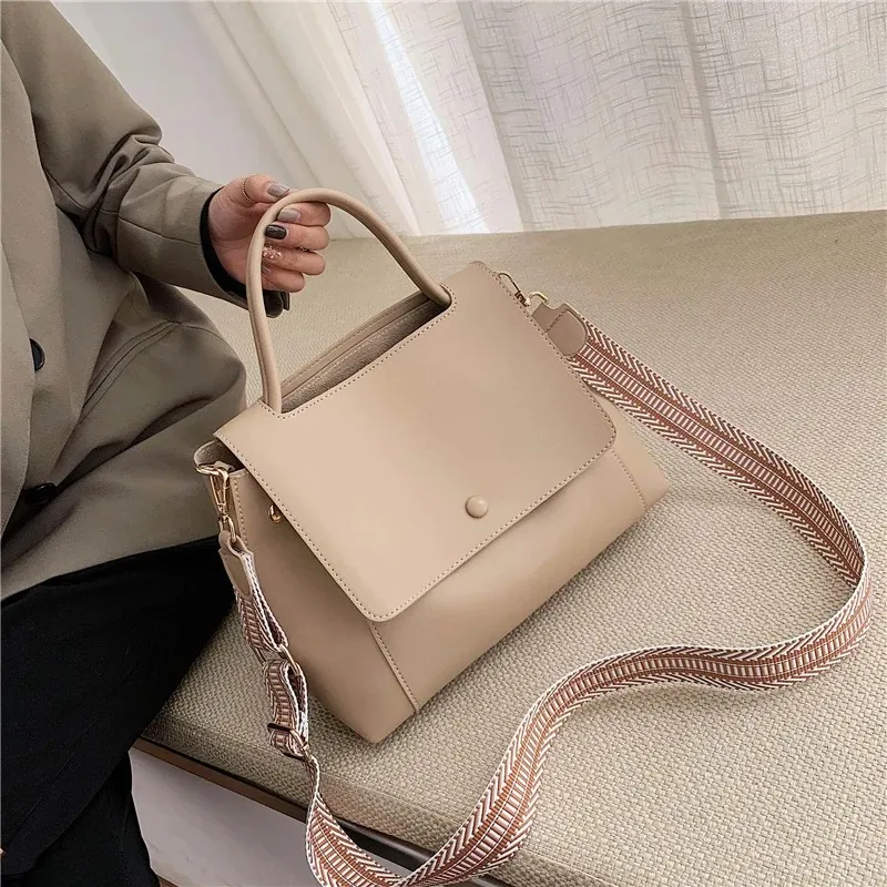 Dames Casual Big Bags 2024 Nieuwe Stijl Damestassen Mode Handtassen Effen Kleur Leren Damestassen Designer Stijl Damestassen