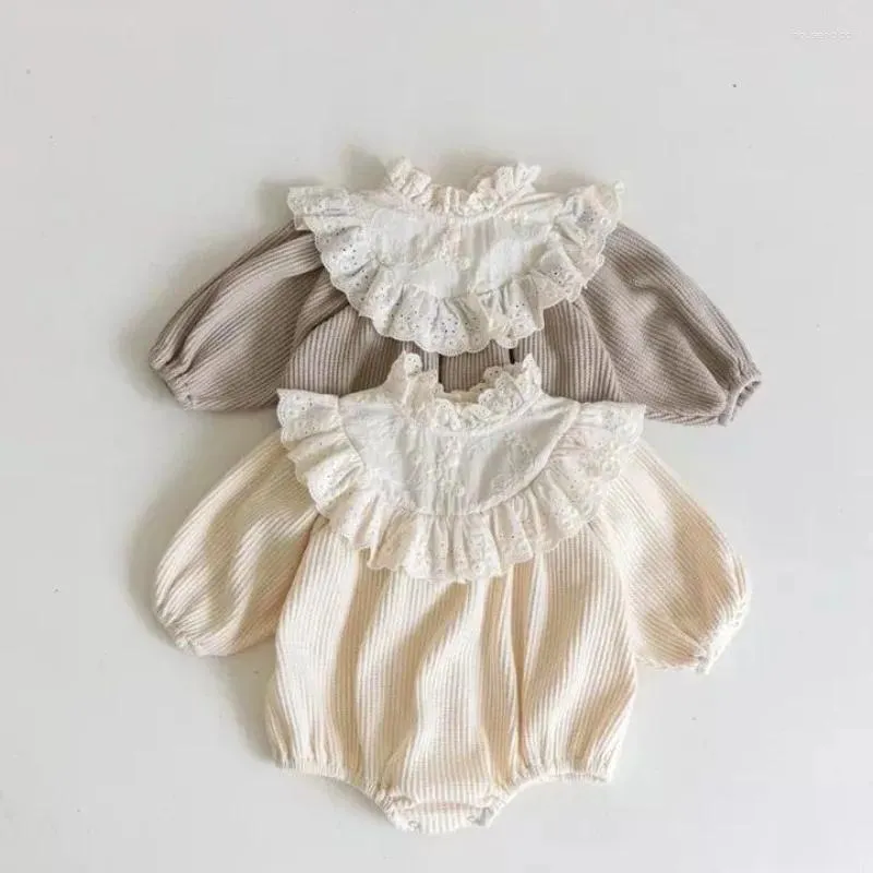 Rompers 7340 Born Clothes Baby Girl's One Piece 2024 Autumn Korean Waffle Lace Collar Climbing