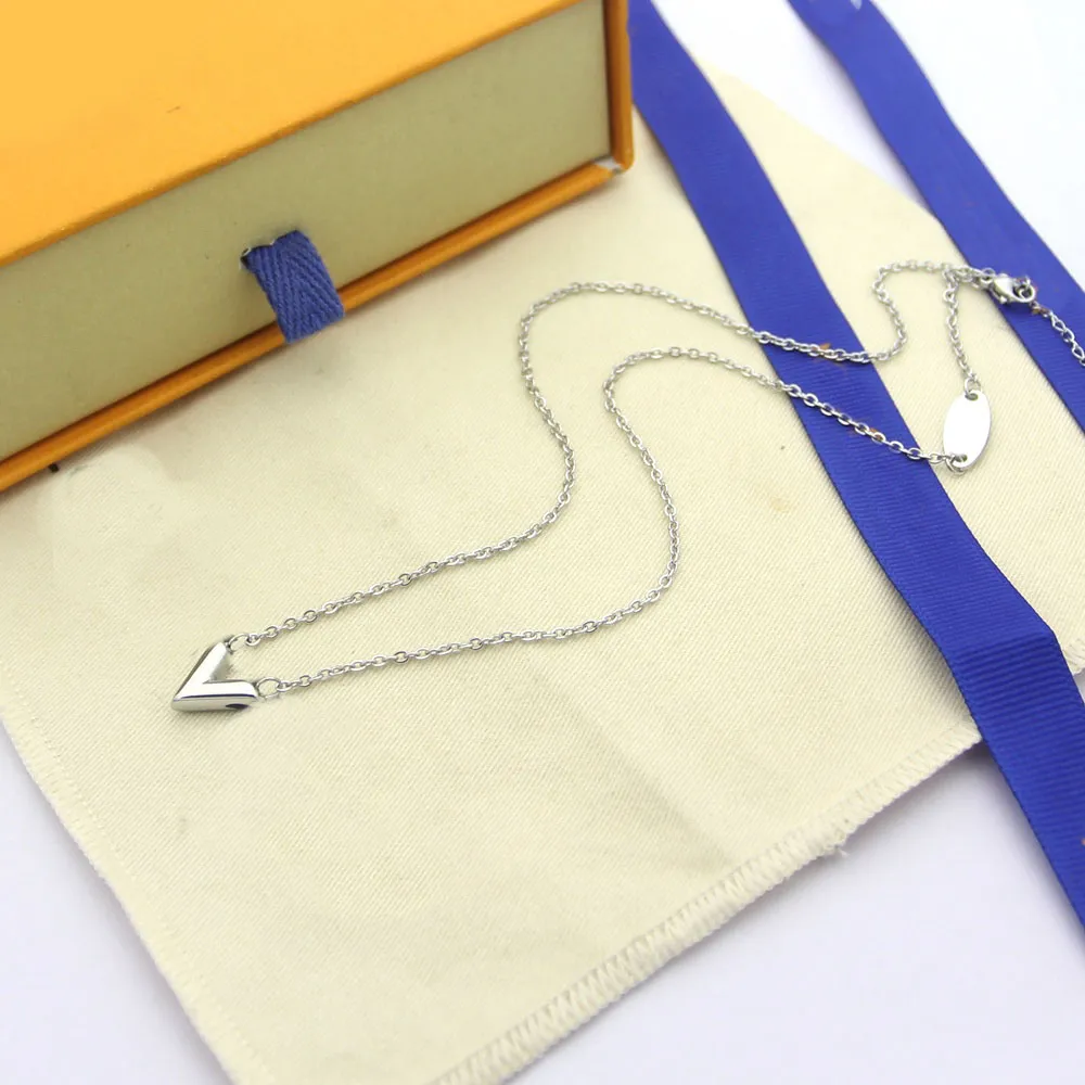 Diamant voor Vrouw Hanger Ketting Designer Sieraden Heren Chain Plated Sier Gold Choker Kettingen Mode Elegante Bloem Letters Zl121