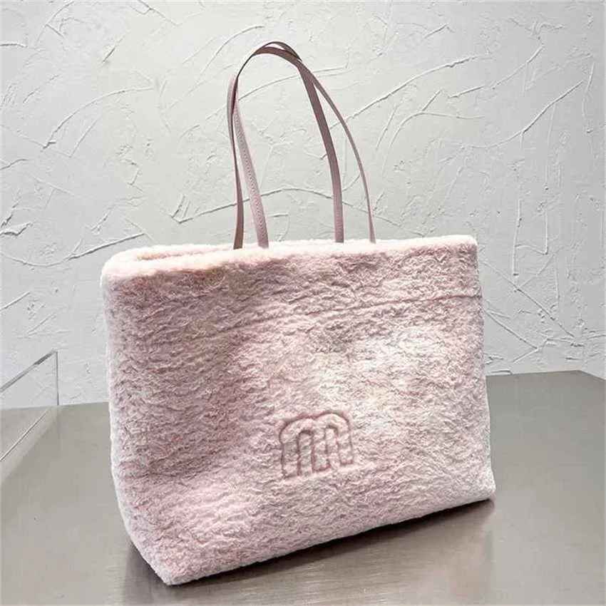 Chic peluche Totes Designer fourre-tout sacs femmes sac à main de luxe poilu épaule sac à provisions lettres classiques imprimer sac moelleux sacs à main 220927