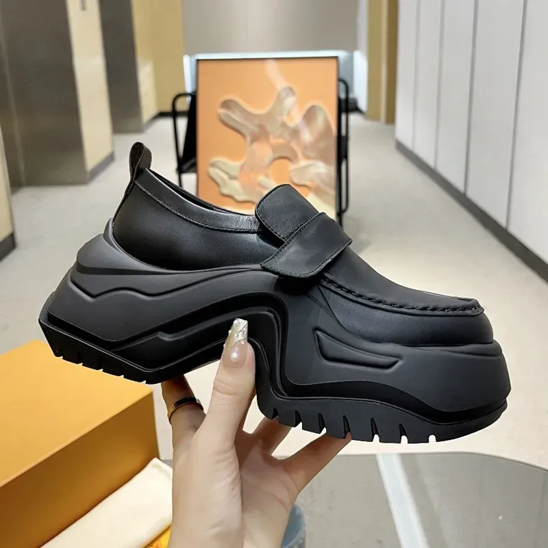 Ящик для мужчин и женщин Лоферы на платформе Массивные туфли Дизайнерские модельные туфли Черные мокасины с тройной буквой S Кроссовки с увеличенной нижней частью Оксфорды Волнообразная резиновая подошва
