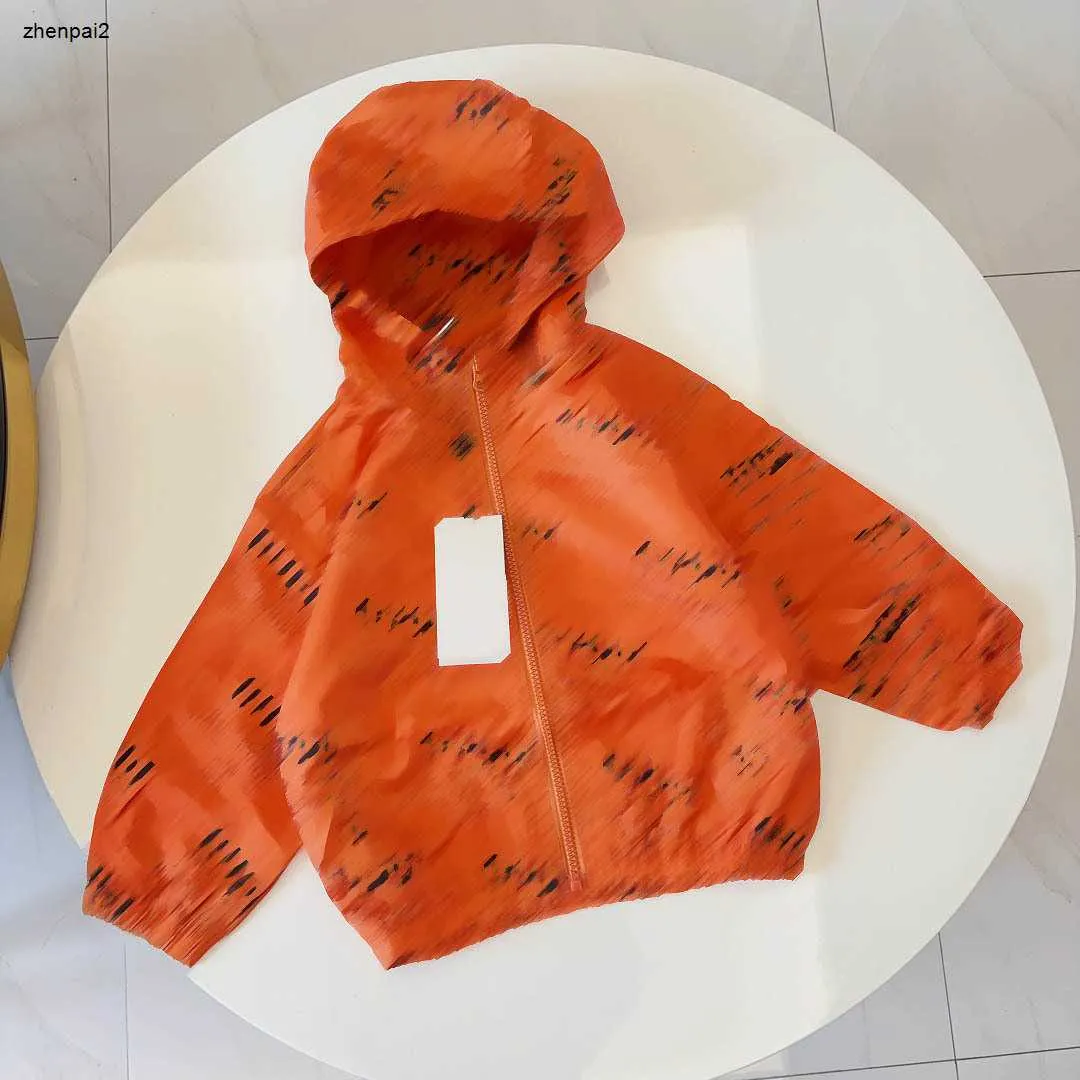Роскошные детские куртки оранжевого цвета, детская верхняя одежда, размер 100-150, для мальчиков и девочек, пальто с капюшоном, черный логотип, детская солнцезащитная одежда, 20 января