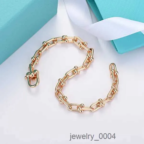 66sCharm Bracelets Tiff Tanys designer maison Savi le même bracelet en forme de U de haute qualité chaîne de verrouillage texture métallique cadeaux en fer à cheval avec emballage d'origine LBDL