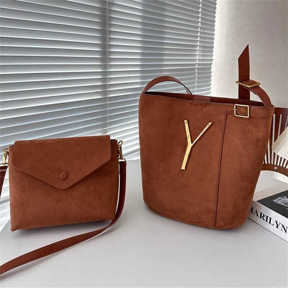 Sälj 2 i 1 hinkväskor Y-Letter Designer Bag Women Högkvalitativ axelväskor Lady Fashion Tygväska brun svart tygväska med handväska 231206