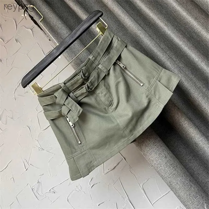 Gonne Minigonna sexy a vita bassa Abito estivo da donna Anti-illuminazione Tuta verde militare Gonna A-Line Gonna di jeans YQ240201