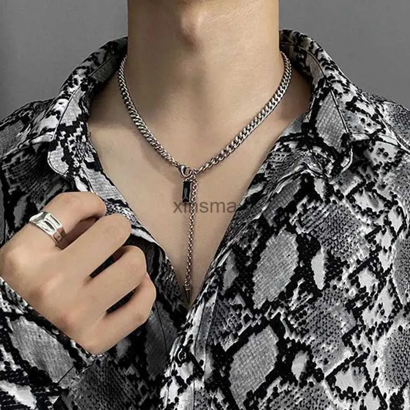 Chokers Fashion Trend Conical Black Crystal Pendant Necklace for Men Personality Simple Stainless Steel Necklace Mens chain Accessories YQ240201