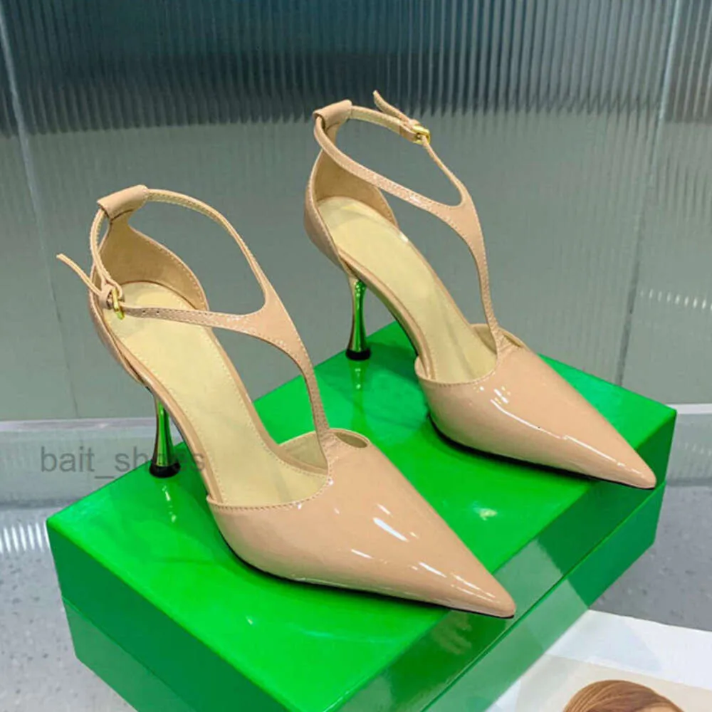 Bombas pontiagudas saltos sapatos tornozelo sandálias stiletto salto alto ponto dedo do pé para mulheres designers de luxo vestido sapato noite plana fundo feminino