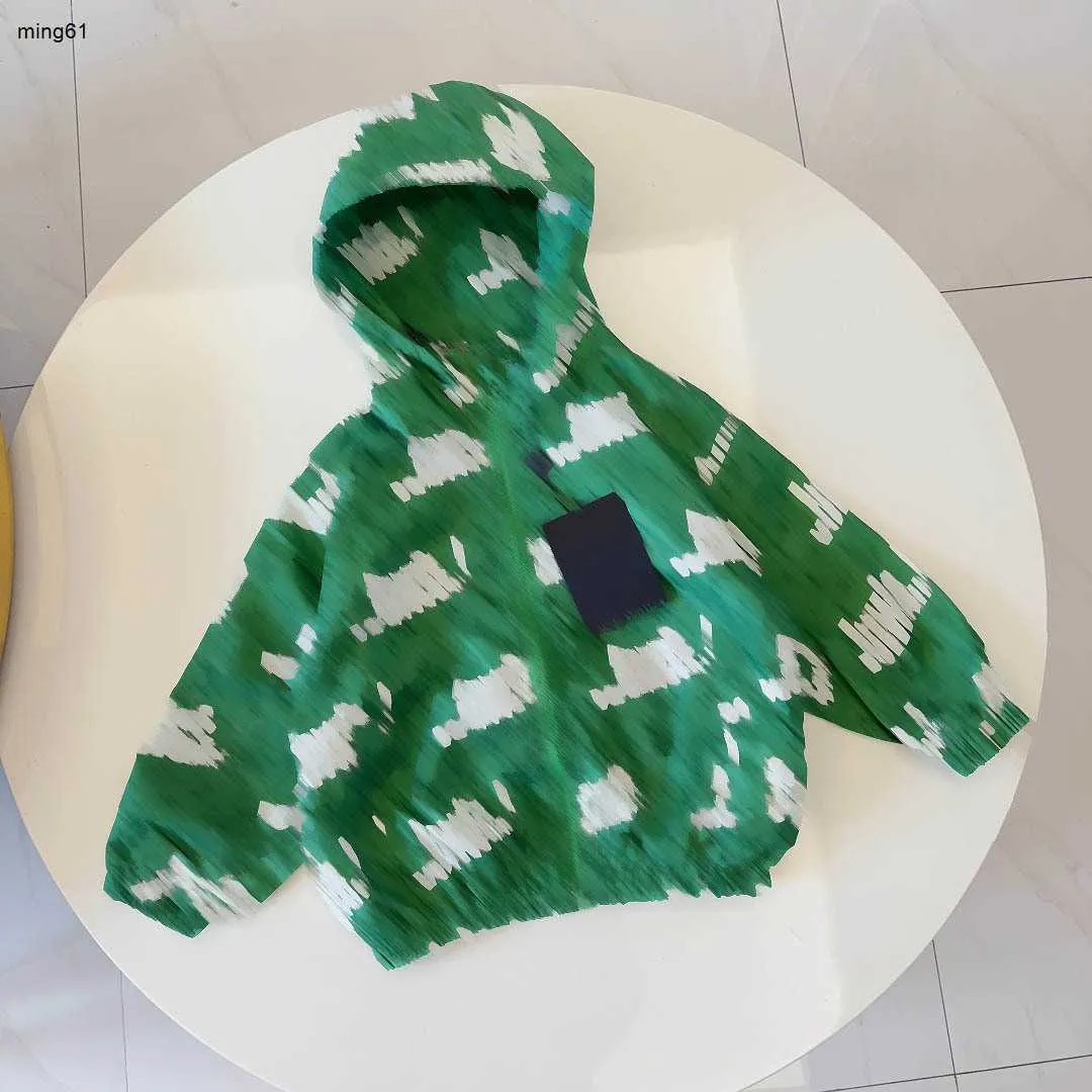 Brand kids jackets green baby coat Size 100-150 Long sleeved boys girls Outerwear Hooded child Sunscreen clothing Jan20