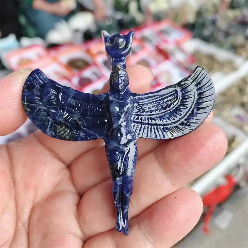 Naturalny niebieski Sodalite Anioła Bogini Cross Figurine Dift Mały leczenie Kryształowy kamień rzeźbiony Kolekcja rzeźby 1PCS 240123