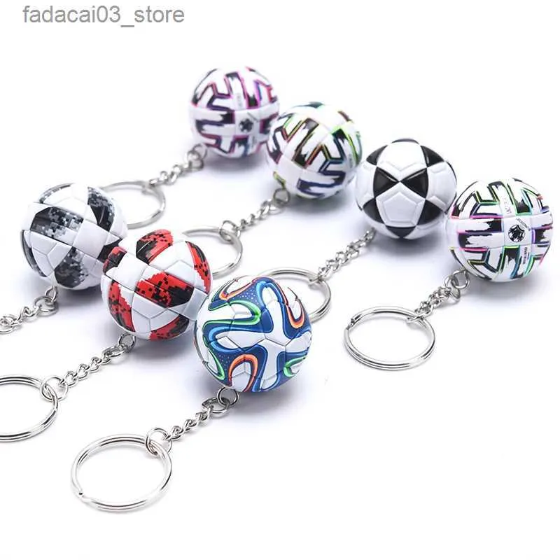 Keychains Lanyards 1PC PU LÄDER 3D Fotboll Souvenir Key Chain Men Kvinnor Soccer Fans Keychain Bag Pendant Key Ring Pojkvän Presenttillbehör Q240201