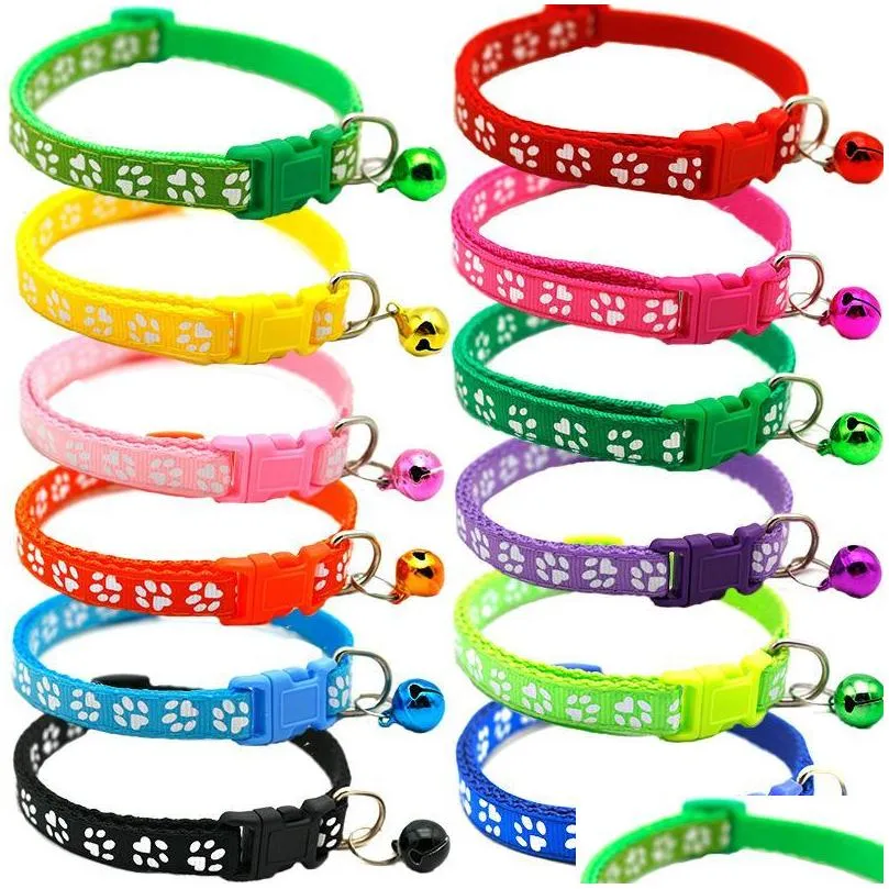 Hundhalsar Leases Dog Puppy Cat Collar Breakaway Justerbara katter Halv med Bell Bling Paw Charms Pet Decor Supplies 12 Styles Dr Dhume