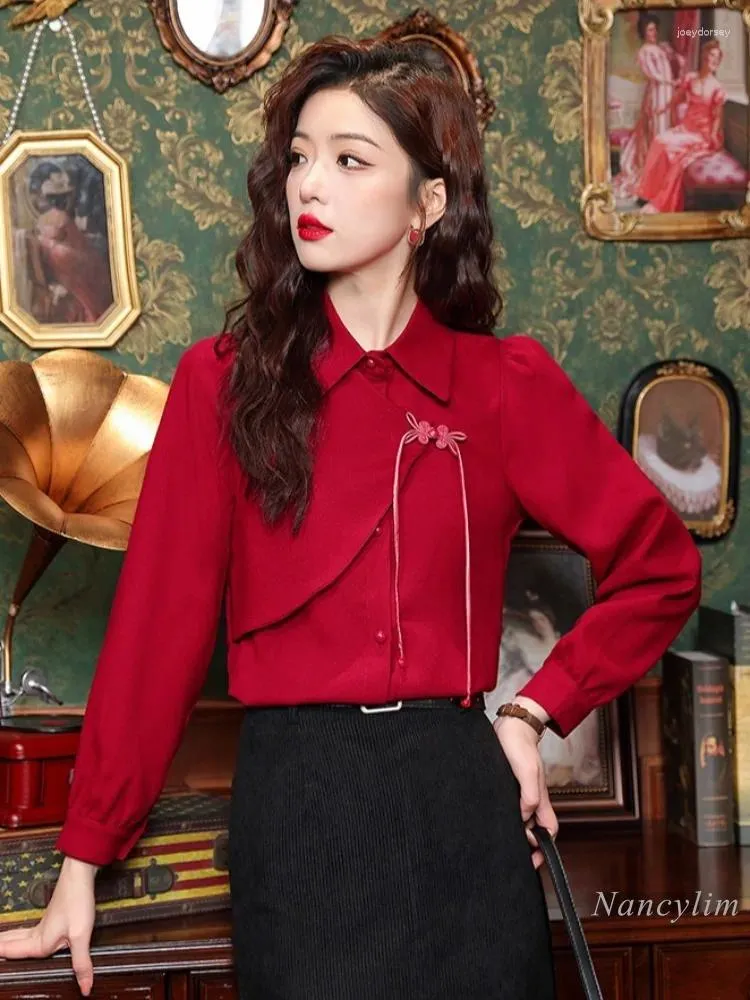 Chemisiers de Style chinois pour femmes, chemise rouge avec boutons noués, vêtements de printemps, Design Chic, haut à manches longues, col rabattu, 2024