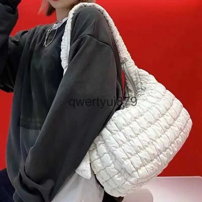 Shoulder Bags Casual Pleated Quilted Women Soulder Designer Knoed Padded Lady andbags Nylon Ruced Crossbody Bag Large obos ToteH2421