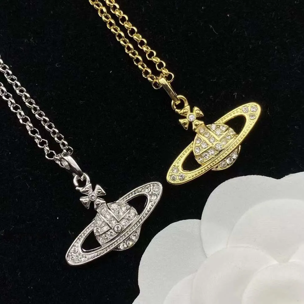 Designer Luxury Jewelry VivienenWestwoods Satellite Viviane Westwood Western Empress Dowager Saturn Chain Necklace High Sense Planet Pendant Clavicle Chain Hot