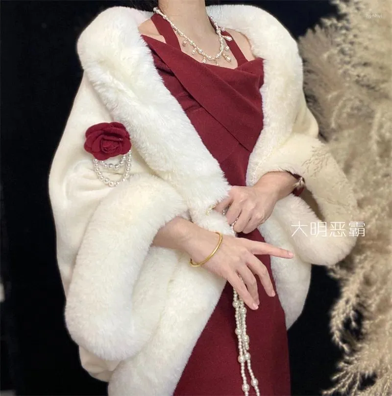 Kvinnors päls plysch sjal kort kappa rostkläder cheongsam bröllopsklänning med cardigan mjölkvit svart dubbel färg höst och vinter