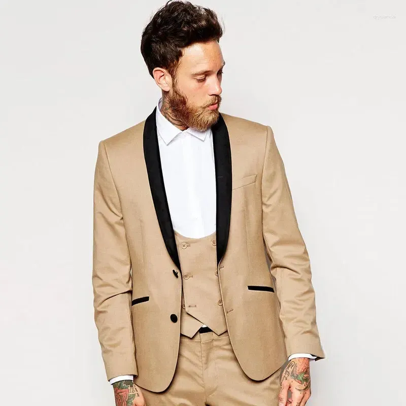 Abiti da uomo Champagne per uomo Scialle nero Risvolto Giacca da sposa formale Monopetto Stile inglese 3 pezzi Giacca Pantaloni Gilet Terno