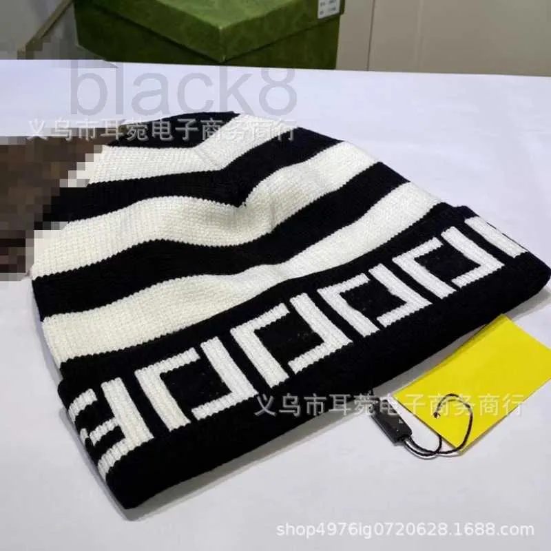 Designer di berretti con teschio/berretto Nuovo cappello di lana autunnale e invernale con lettere stampate dappertutto, versione coreana caldo e alla moda cappello lavorato a maglia, stesso stile di cappello 60N7