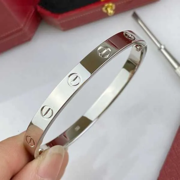 Love Bangle 18k Bracelet Hommes pour Femme Designer 16 17 18 19 20 21cm T01 Qualite Plus Haute Compteur Mode Style Anniversaire Boite d origine