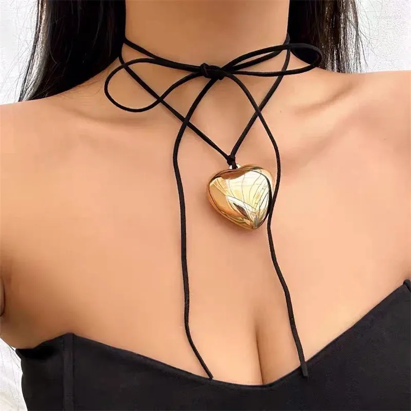 Hanger Kettingen Zwart Fluwelen Ketting Groot Hart Ketting Voor Vrouwen Trendy Elegante Choker 2024 Mode-sieraden Accessoires