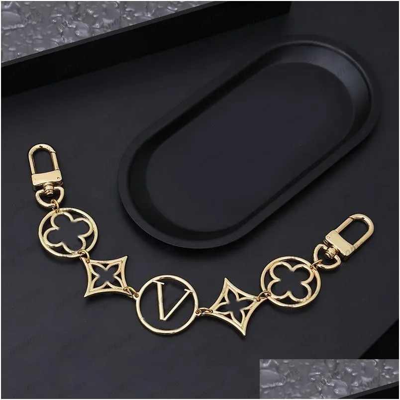 Lüks Tasarımcı Anahtarlık Twiggy Zincir Altın Harfler Moda Kadın Çanta Tahçesi Kravat Alaşım Klasik Anahtar Yüzükler -6 Damla Teslimat Dhrys