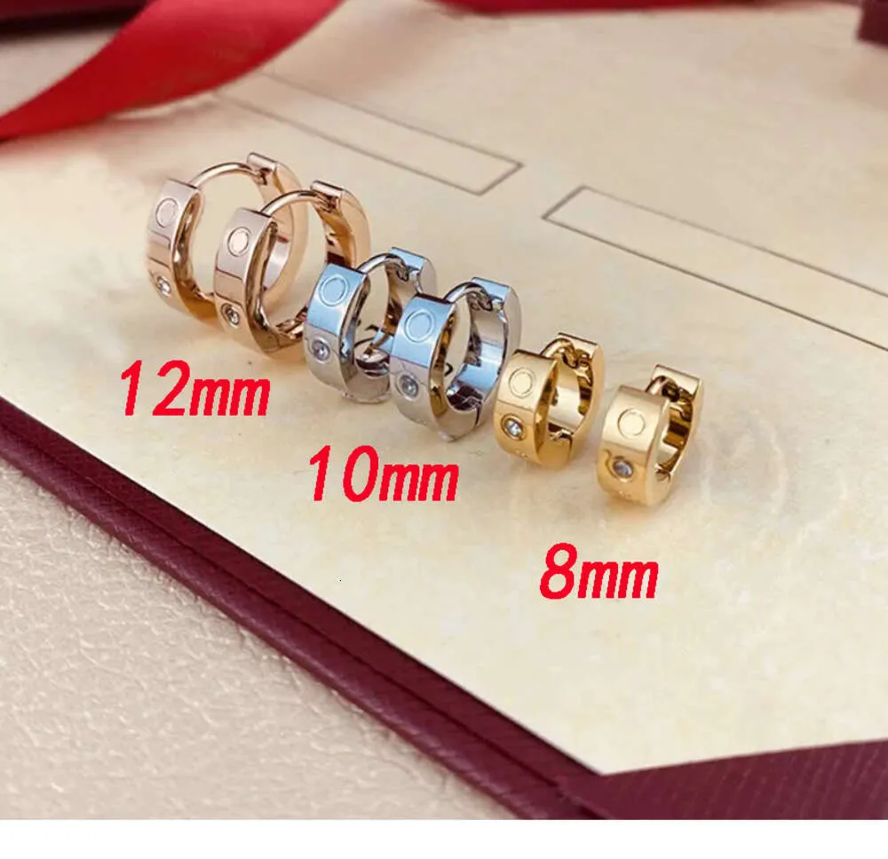Дизайнерские серьги-гвоздики Знаменитые серьги для женщин Золотые серьги Дизайн партии свадебный подарок Дизайнерские серьги-кольца Полированные Высокое качество F525 + 966