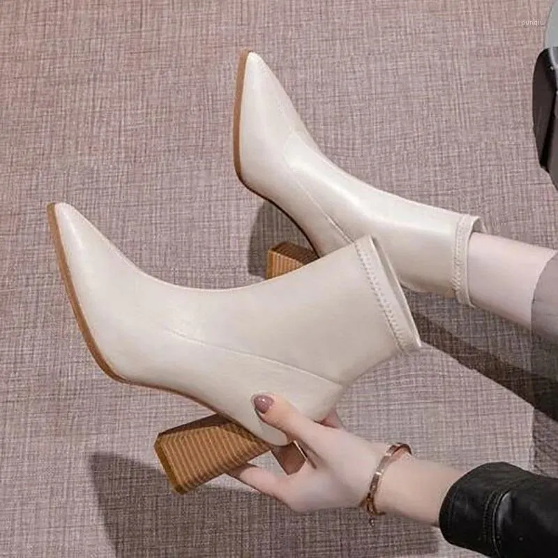 Bottes françaises blanches à la mode pour femmes, courtes, épaisses, talons hauts carrés, printemps et automne, cheville pointue unique, 2024, 86184