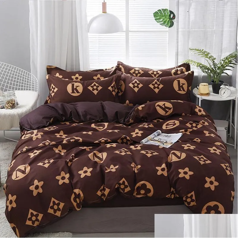 Ensembles de literie Ensembles de literie Quatre Saisons Accueil Chambre Ensemble Drap Couette Lumière De Luxe Couette Er Lit Taie D'oreiller Mode Livraison Directe Dh49T