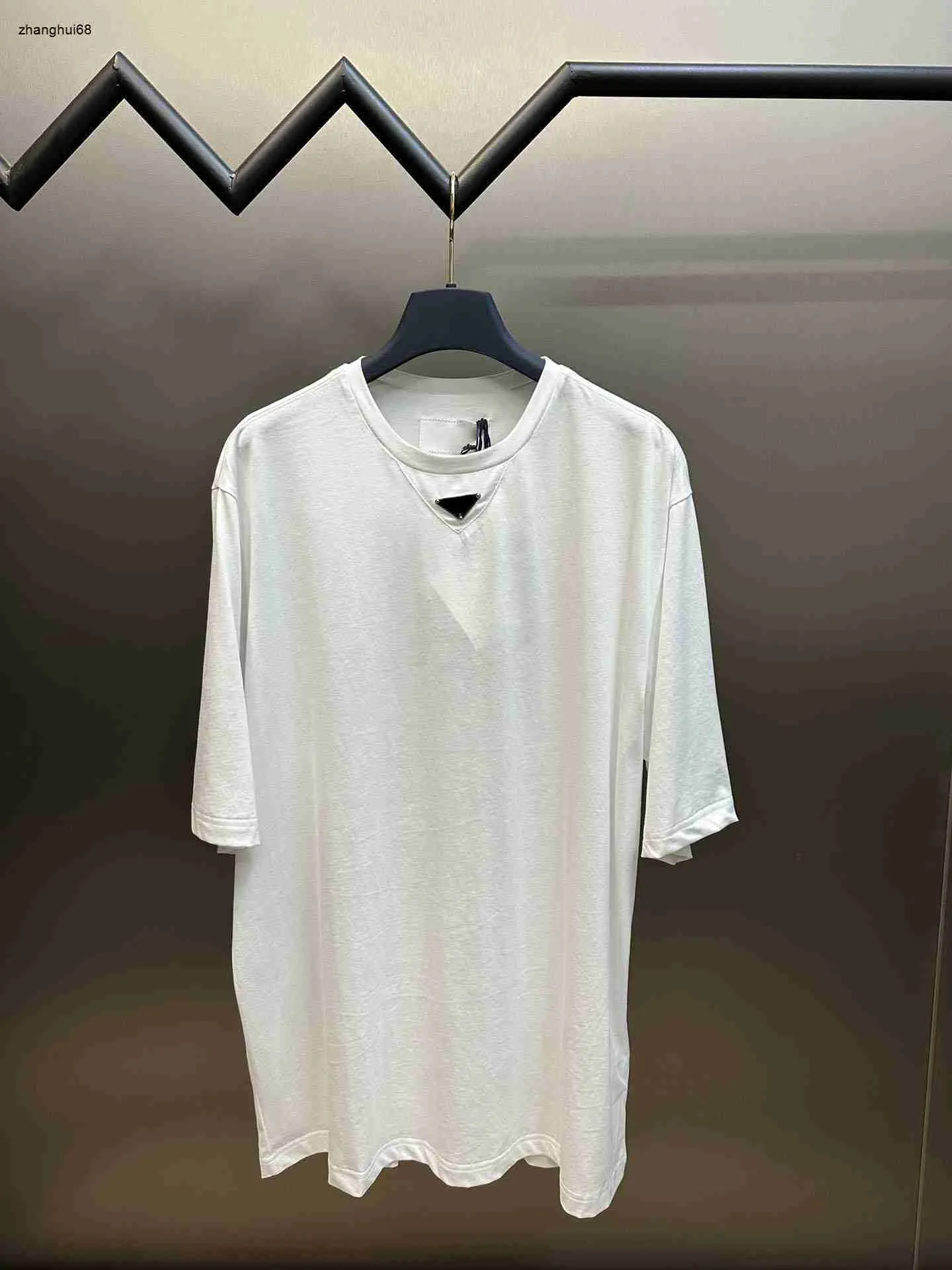 ontwerper dames luxueus kostuum T-shirt mode driehoekig logo hoge kwaliteit ronde kraag bovenkledingstuk 2 februari