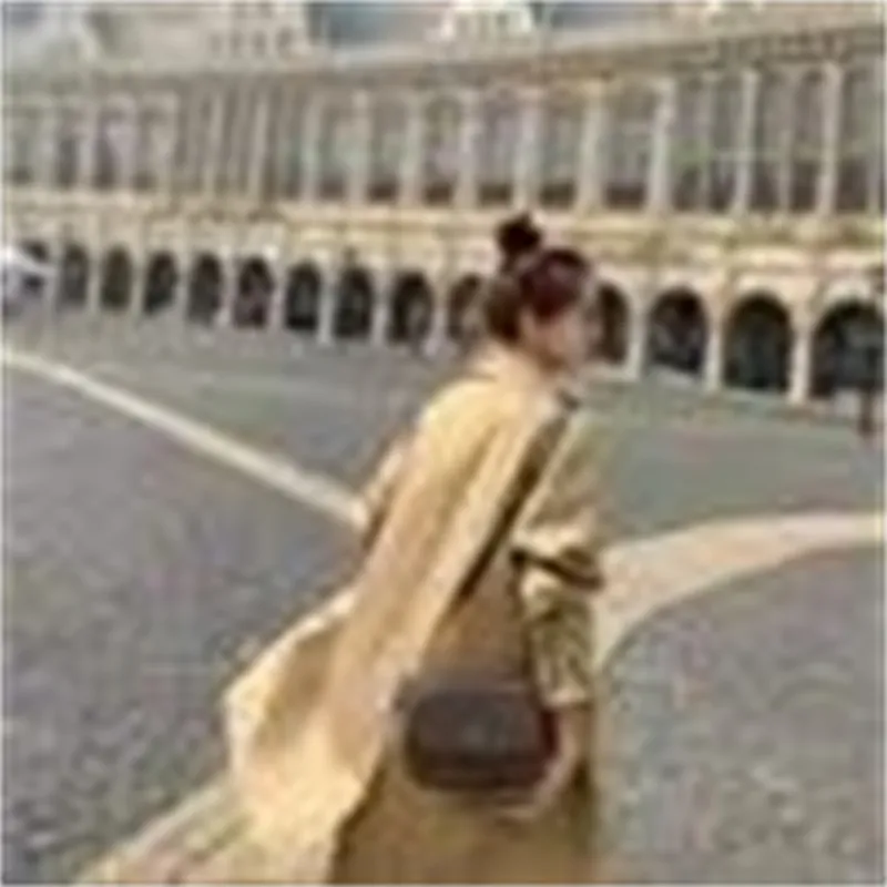 Designer Trench Coat European och American Luxury Plaid Style Fashion Stitching Fake Two Loose Women's Mid Length