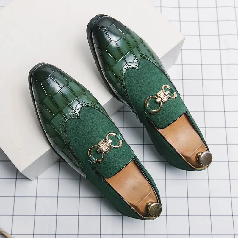 Mandons d'automne Green Men Slip on Nubuck Brand Bottom Bottom Pointed Toe Fashion Designer Cuir Chaussures décontractées Fashi