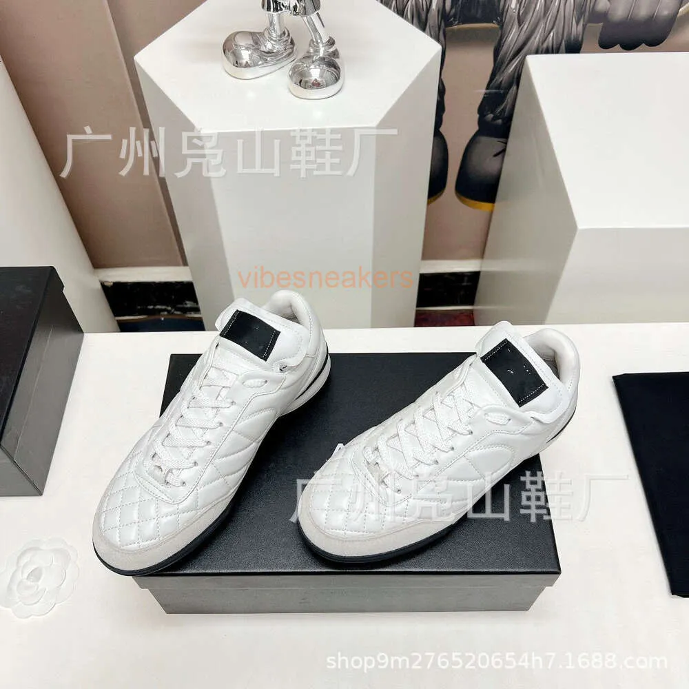 designer chaneles sneakers diamond patterned casual shoes thick soled sports casual womens shoes round toe tennis shoes