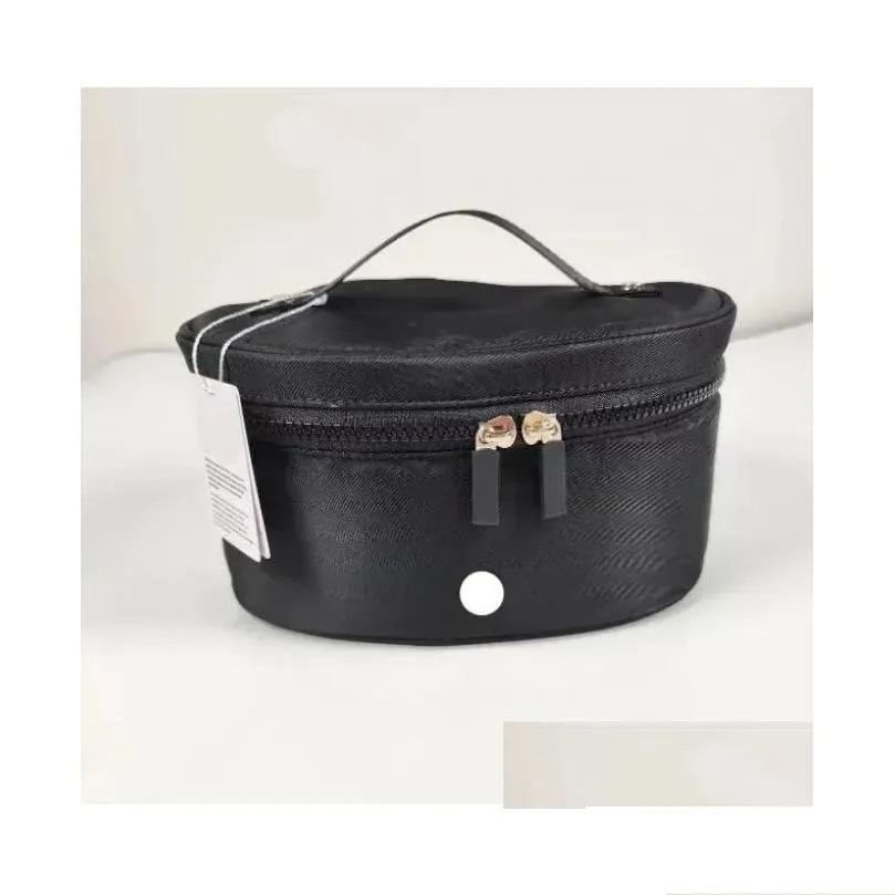 Sacos ao ar livre Lu Womens Maquiagem Bag Top Handle Oval Access Coisas Sacos Cosméticos Luxo Limão Mini Pochette Quadrado Designer Vintage Nylon Otdtv