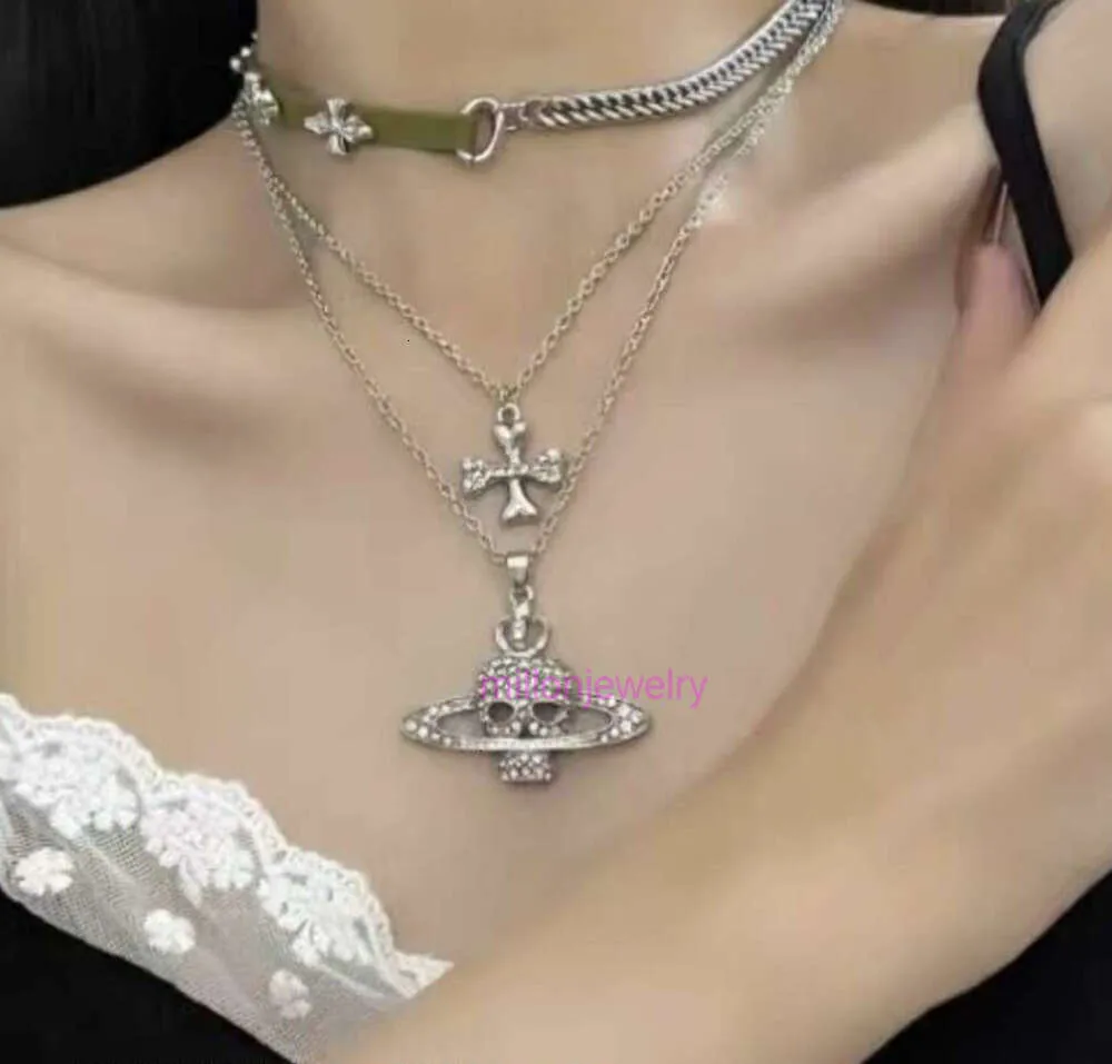 Choker Vivianism Westwoodism Halsband Kvalitet Dubbelskikt Cross Skull Necklace Saturn Layed Sweater Chain Edition3363