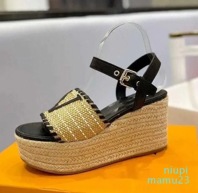 2024 Designer Woman Sandals Leather Wedge Pumps Straw Bottom Classic Espadrille Ladies