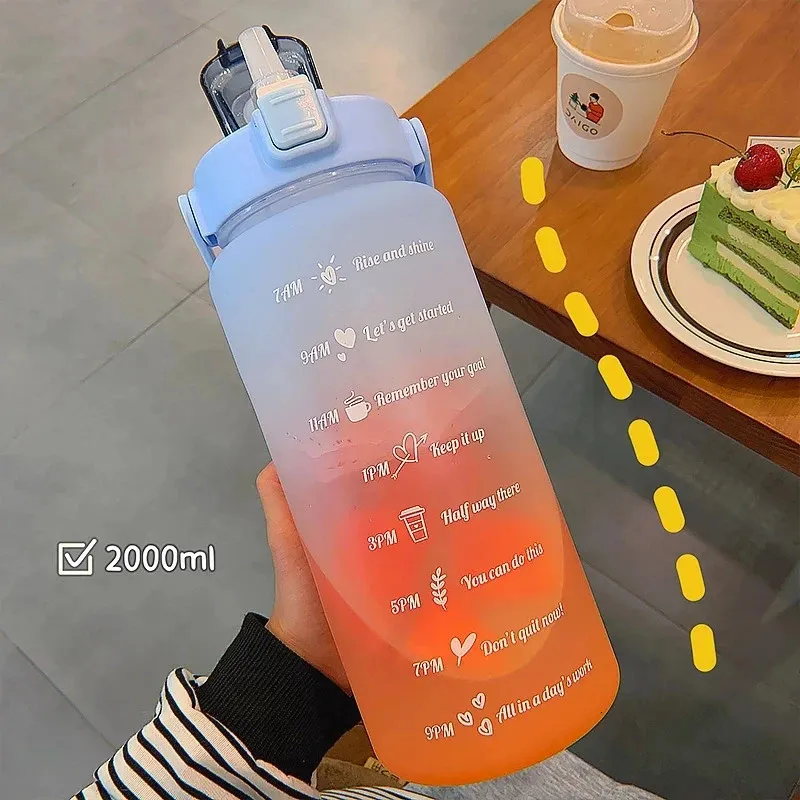 2L Capacity Couple Cup Straw Cup Time Scale Water Bottle Plastic Water Cup Large Student Frosted High Temperature Outdoor Sports 240123