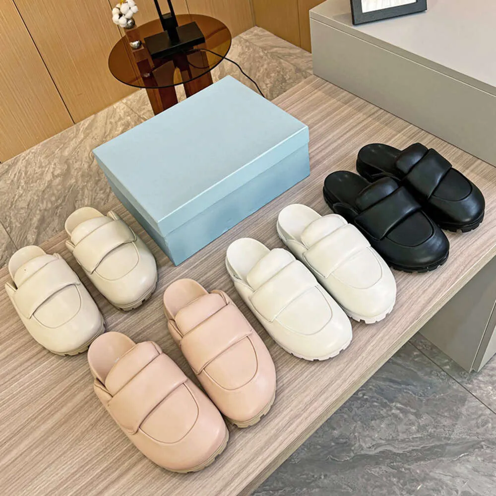 Designer Triangle Woman Sandals Soft Padded Nappa Leather Slides Rubber Sole Slipper Summer Beach Shoes With Box 522