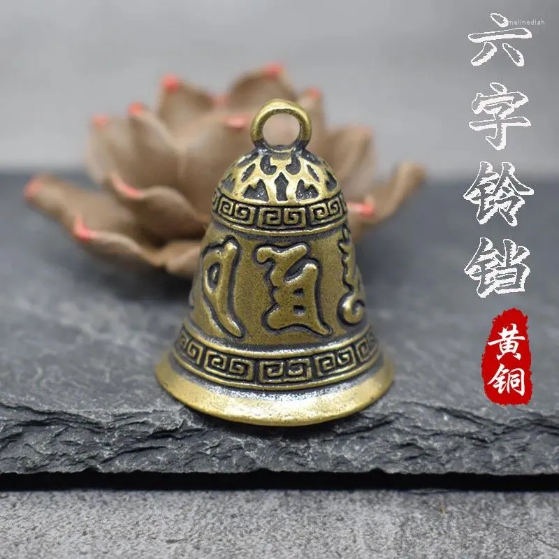 Keychains Pure Brass Vintage Six-Character Mantra Bell Keychain Pendant Baoping Horn vindklockor Delikat hängande liten