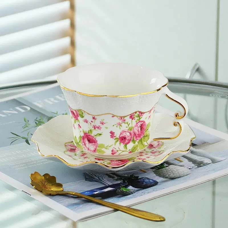 Domowy europejski styl retro kości China Flower Coffee Cup i spodek Styl angielski