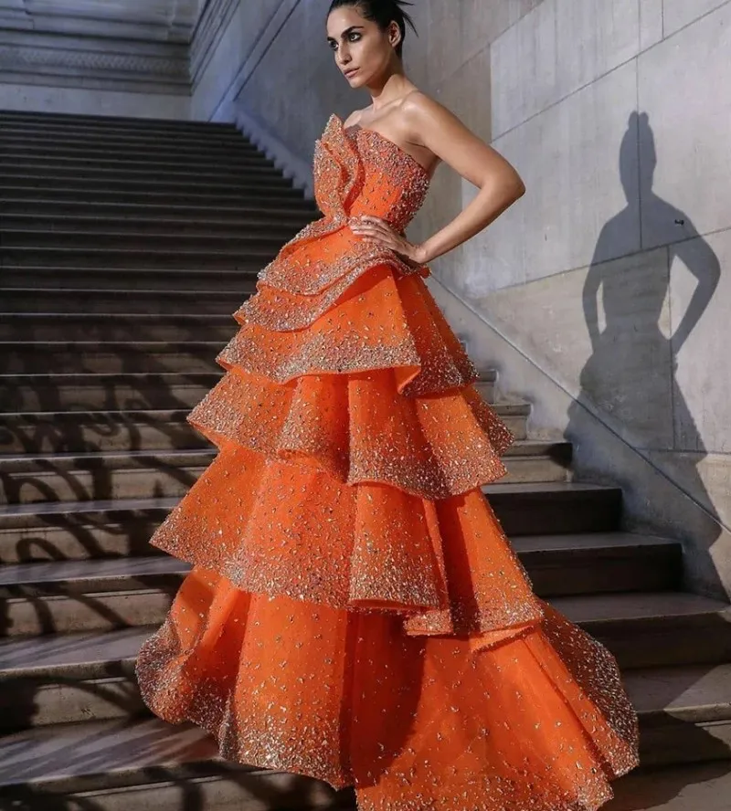2024 Mode A-ligne Robe de soirée Femmes Orange Sans Manches Bretelles Cristaux À Niveaux De Bal Formelle Robes De Soirée Robe De Soirée Robes De Fiesta