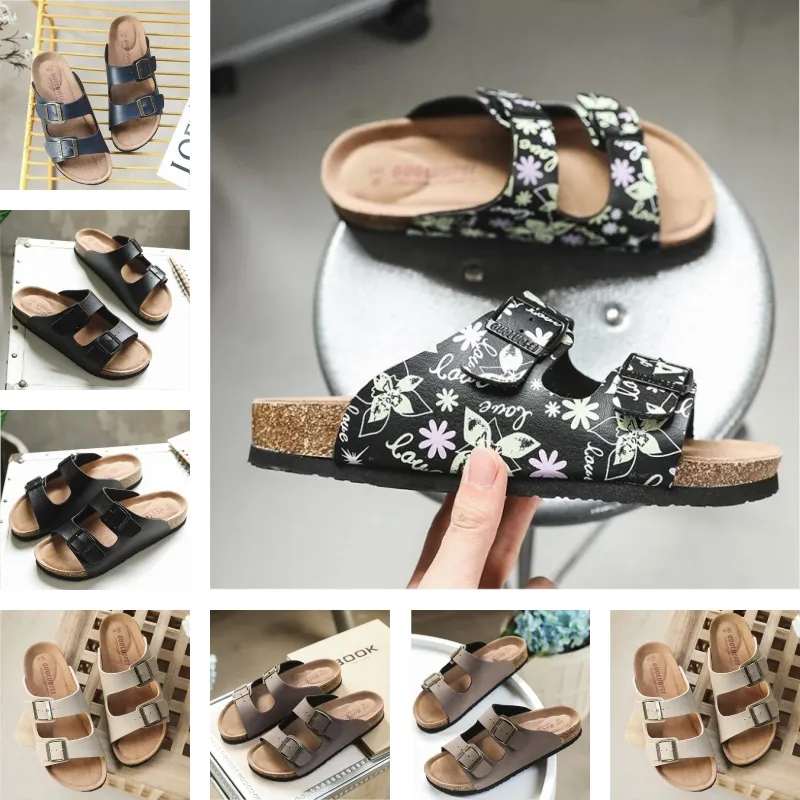 Marche famose sandali da donna designer da donna moda uomo appartamenti piatti pantofole in gomma pelle diapositive cursori sandalo camera scarpe da esterno 31478 s