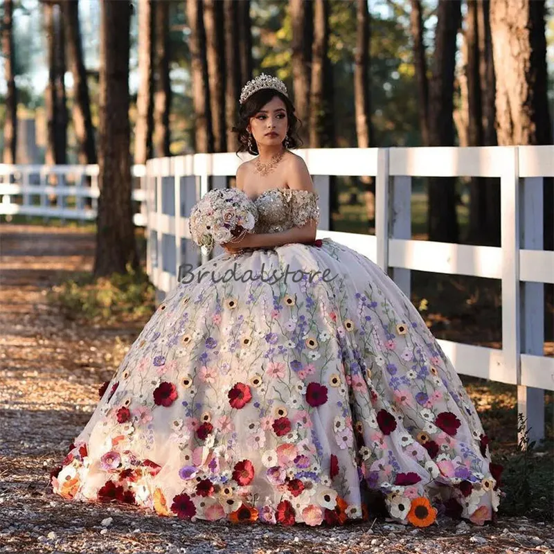 Stravaganti fiori floreali Abiti stile Quinceanera con spalle scoperte Abito da ballo Puffy Princess Compleanno sedici feste Abiti xv 15 Anos Charro Debuttante messicano 2024