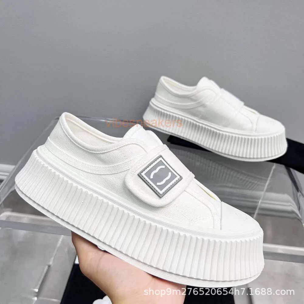 Designer Chaneles Sneakers Magic Stick Biscuit Chaussures Début du printemps Médiéval Casual Chaussures Somen de chaussures surélevées Chaussures femmes