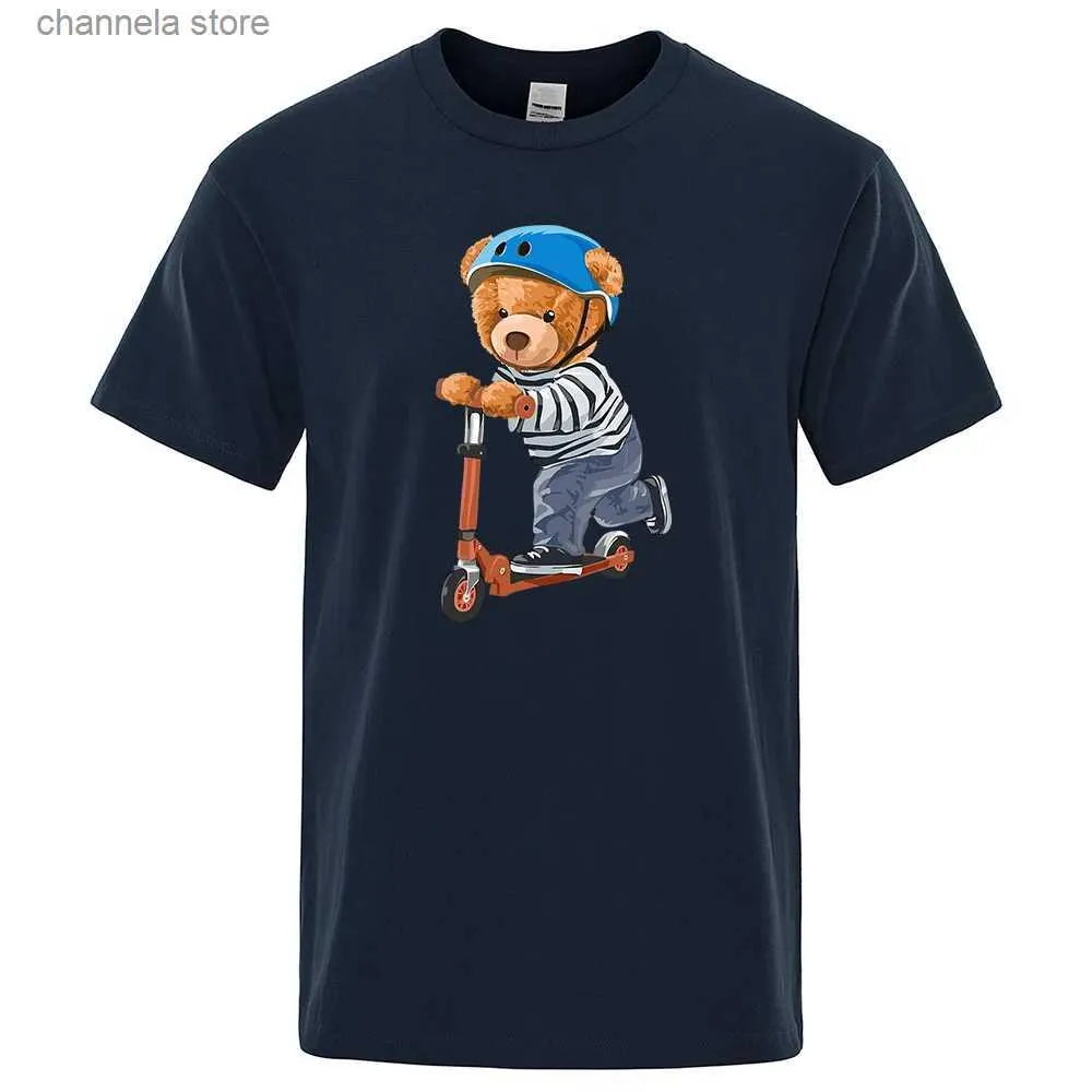 Homens camisetas Pequeno Urso de Pelúcia Brincando com um Carro Equilibrado Masculino Camiseta Oversized Solta Camisetas de Algodão Camisetas Hip Hop Respirável Camisetas T240202