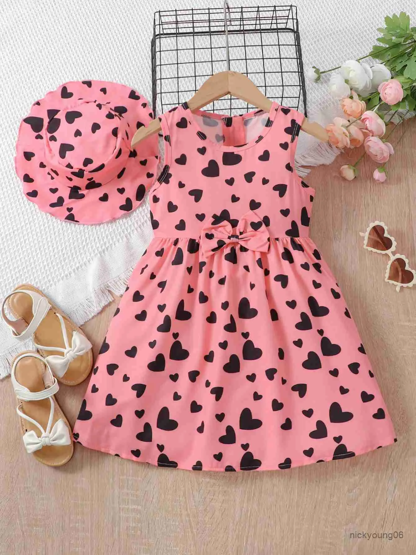 Robes de fille Evryday Toddler Girls Love Heart Print Robe sans manches avec décoration Bowknot Chapeau assorti pour la fête d'été