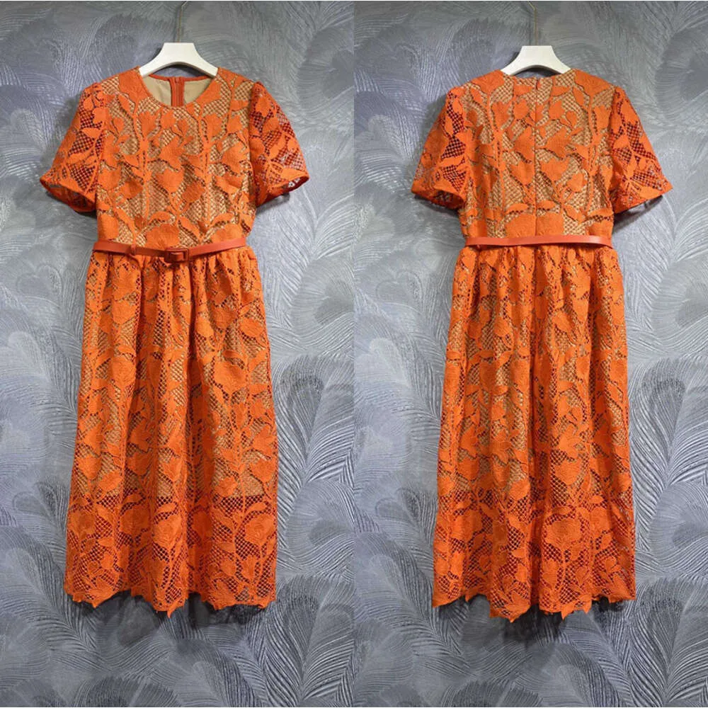 Robes mi-longues orange brodées florales Designer été femmes élégantes robes de ceinture Muliti-couleur Mulit-taille vêtements femmes FZ0108