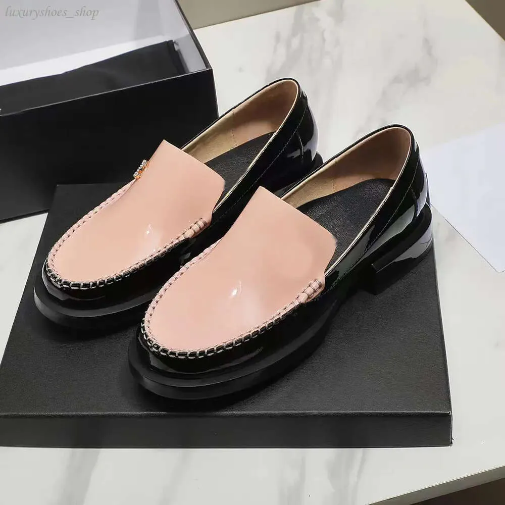 Loafers casual skor kvinnor designer klänning sko tjock sula dubbel färg skarv lefu skor mode lack läder platt botten fest varumärke sko 100% riktiga läderskor